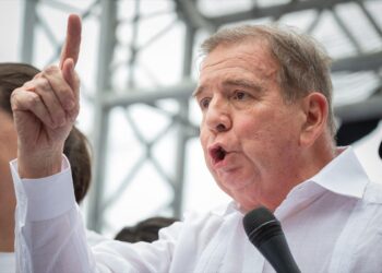 «Defender derechos no es un delito»: Edmundo González se solidarizó con Provea tras persecución