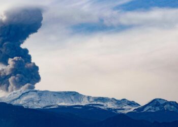 Confirman que volcán ubicada en el noroeste de Colombia hizo erupción dos veces