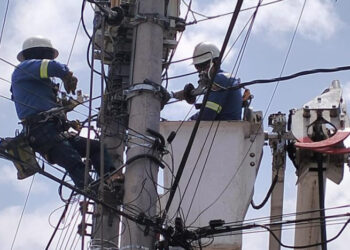Zonas industriales de Ecuador sufren 24 horas de apagones