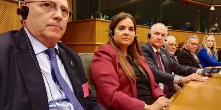 Oposición venezolana en el exilio pide a la UE solicitar a la CPI una orden de detención a Maduro