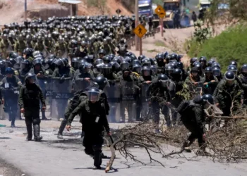 Partidarios de Evo Morales retienen a 200 militares en Bolivia