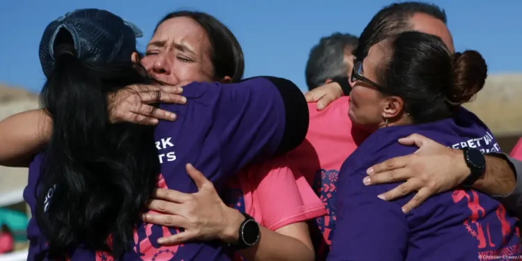 «Abrazos no muros»: el evento que reencontró a cientos de familias con sus migrantes