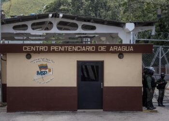 Reportan traslados de presos políticos a las cárceles de Tocuyito y Tocorón