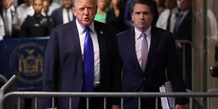 Trump elige a su abogado Todd Blanche como segundo del Departamento de Justicia