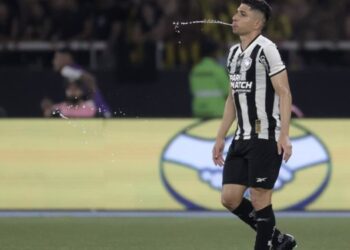 Clubes españoles pretenden al futbolista venezolano Jefferson Savarino