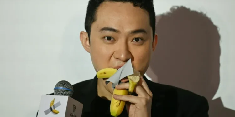 Del bolsillo al estómago: comprador se comió la banana artística por la que pagó USD 6 millones