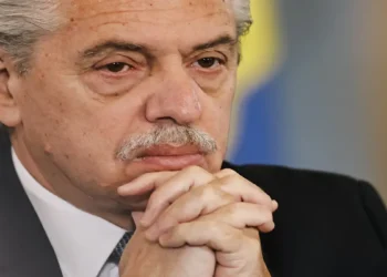 Justicia de Argentina cita a declarar a expresidente Alberto Fernández por violencia de género