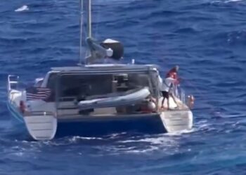 Un crucero de Disney rescató a cuatro personas de un yate que se hundía en Bermudas