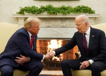 “Bienvenido de nuevo”: Biden recibió a Trump en el Despacho Oval de la Casa Blanca