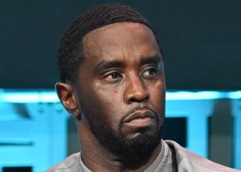 Fiscalía acusa a «Diddy» Combs de obstruir su caso haciendo llamadas desde la cárcel