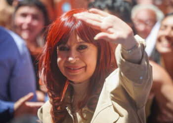 Gobierno de Milei acusa a Cristina Fernández de falsear residencia para aumentar pensión