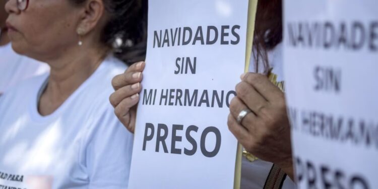 Familiares de presos políticos en zozobra ante retraso en la continuidad de las excarcelaciones 