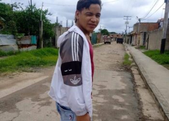 Aliángel Rodríguez tiene 15 años, padece de esquizofrenia y está preso “por terrorista”