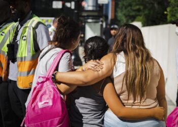 Al menos 50 familias venezolanas fueron desalojadas de un edificio en Colorado