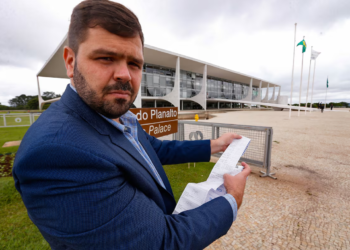 Oposición venezolana presentó en Brasil las actas que demuestran la victoria de Edmundo González