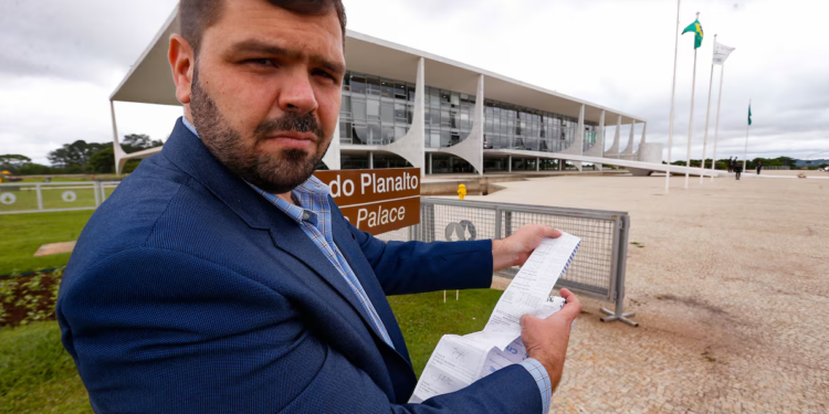 Oposición venezolana presentó en Brasil las actas que demuestran la victoria de Edmundo González