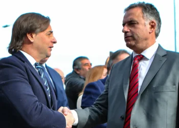 Lacalle Pou recibe a Yamandú Orsi para dar inicio a la transición en Uruguay