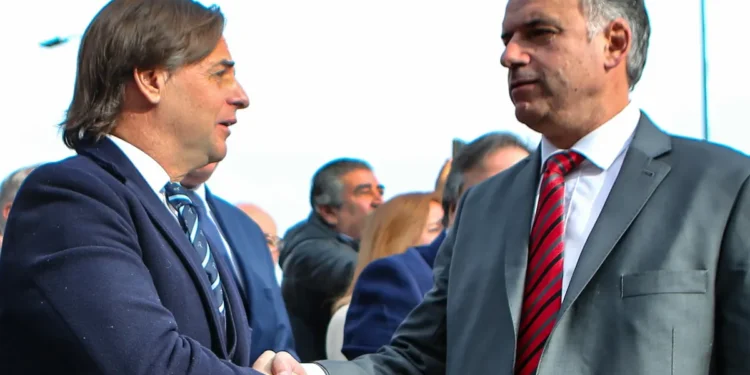 Lacalle Pou recibe a Yamandú Orsi para dar inicio a la transición en Uruguay