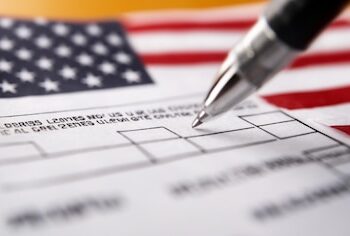 Autoridades estadounidenses advierten que los chatbots de inteligencia artificial no son confiables para información electoral