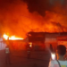Al menos 7 personas resultaron afectadas por el humo tras incendio de galpón en Catia