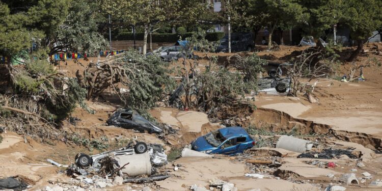 Consulado de Venezuela en Barcelona activa delegación de ayuda a afectados por temporal