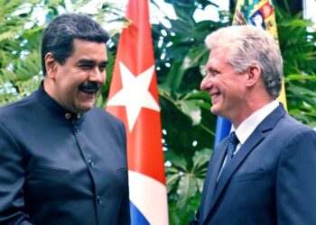 Maduro envía gasolina a Cuba, pero no es lo que necesita para solucionar crisis eléctrica
