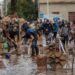 Valencia sigue buscando víctimas y limpiando a una semana de las inundaciones en España