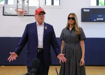 Donald Trump votó en Palm Beach y cuestionó las posibles demoras en el conteo