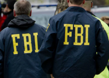 Elecciones EEUU: FBI alerta de que su nombre y logos se están usando en desinformación electoral