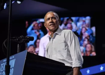 Barack Obama instó a los demócratas a salir a votar en las elecciones de EEUU: “Sólo un puñado de votos puede decidir el ganador»