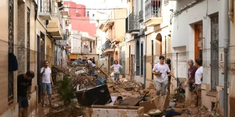 Continúan los saqueos en Valencia tras el paso de la Dana y la captura de 11 ladrones