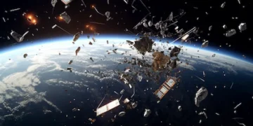 Un satélite sobrevive al impacto de la basura espacial y se toma una imagen reveladora de los daños