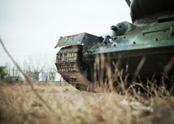 Reino Unido anuncia nuevas sanciones contra el complejo militar industrial de Rusia