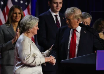 Trump nombra a su directora de campaña Susie Wiles como jefa de gabinete en la Casa Blanca