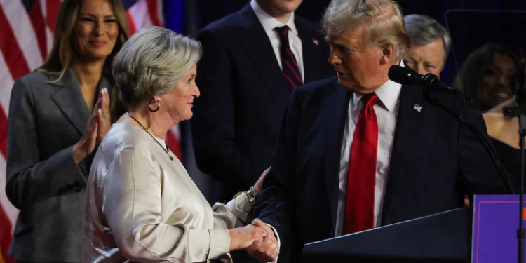 Trump nombra a su directora de campaña Susie Wiles como jefa de gabinete en la Casa Blanca