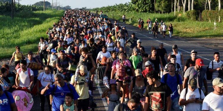 Juez en EEUU anuló estatus legal a migrantes indocumentados casados con estadounidenses