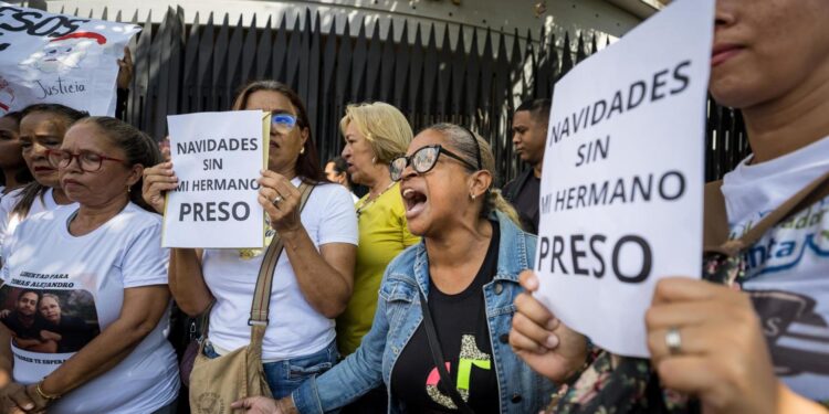Familias de detenidos tras elecciones piden a Maduro «medida de gracia» para su liberación: «queremos una navidad sin nuestros hijos tras las rejas»