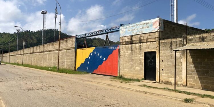 Más de 600 presos fueron trasladaron a centro penitenciario en Guárico