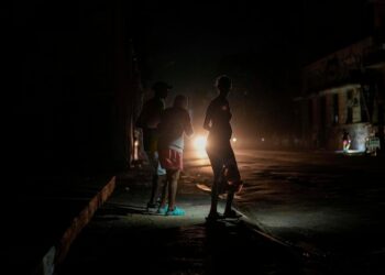 Dictadura de Cuba confirma personas detenidas en tres provincias por desórdenes públicos en medio de los apagones