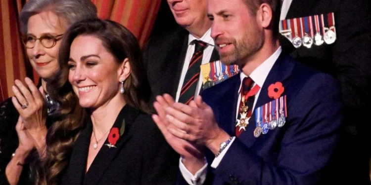 La princesa de Gales realiza su primera aparición pública después de completar su tratamiento de quimioterapia