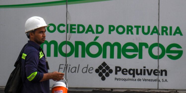 Renuncia representante de Petro en directiva de Monómeros en protesta a la privatización