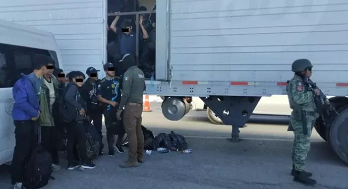 250 migrantes fueron rescatados del interior de un camión en el norte de México