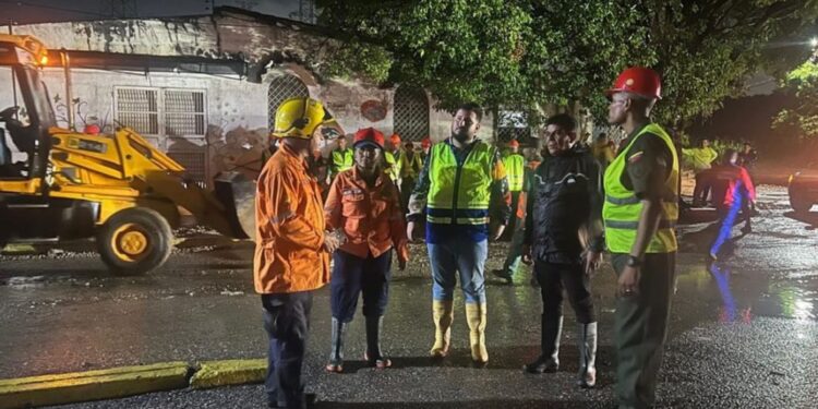 Gobernación de Lara activa plan ante fuertes lluvias y descargas eléctricas tras paso de la onda tropical 51