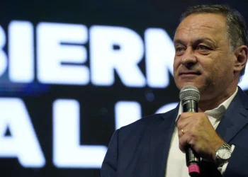 Candidato Álvaro Delgado dice que no reconocerá un nuevo gobierno de Maduro en Venezuela