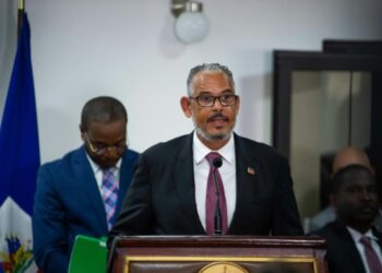 El nuevo primer ministro de Haití promete «seguridad» al asumir el cargo