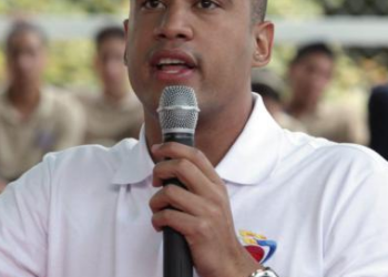 Héctor Rodríguez negó que maestros de AVEC deban renunciar a instituciones públicas