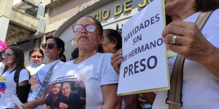 Familiares de presos políticos se reunieron con fiscal del régimen: “nos prometió acelerar los procesos”