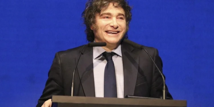 La inflación en Argentina cedió 2,7% en octubre, la más baja en casi tres años