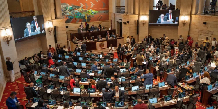 Congreso de Colombia prohíbe el matrimonio infantil