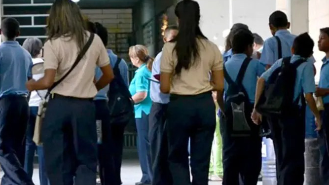 Se registran nuevas intoxicaciones en otros tres colegios del país por retos virales